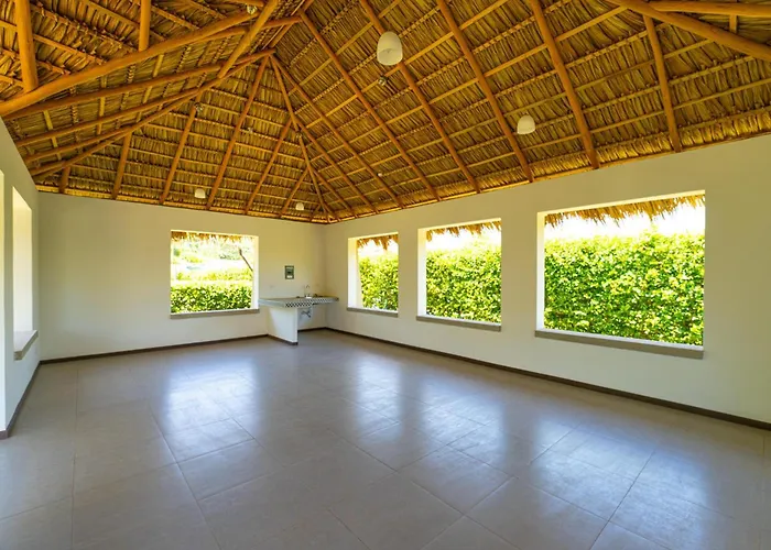 Casa Callie- 3 Bedroom House With Pool Vakantiehuis