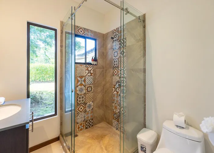 Casa Callie- 3 Bedroom House With Pool Сasa de vacaciones *