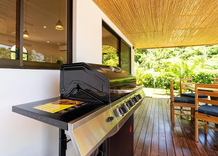 Сasa de vacaciones Casa Callie- 3 Bedroom House With Pool