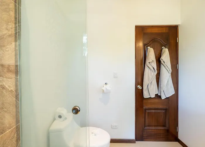 Сasa de vacaciones Casa Callie- 3 Bedroom House With Pool
